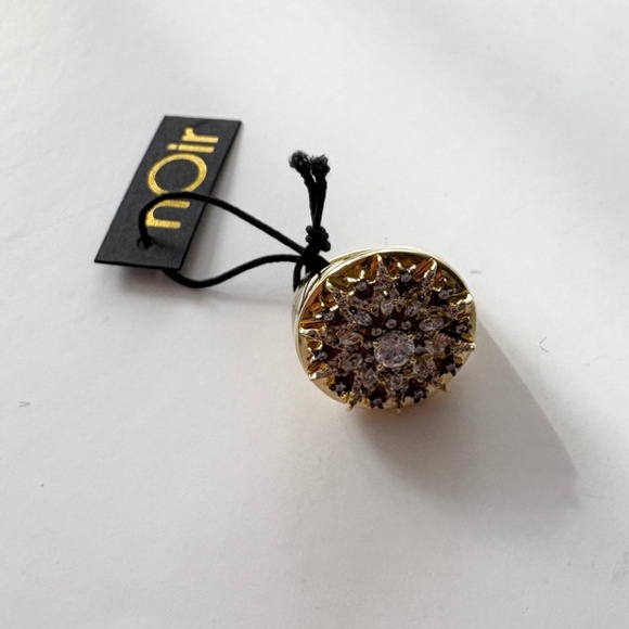 Noir NYC heavenly ornaments gold plated ring - Picture 2 of 5